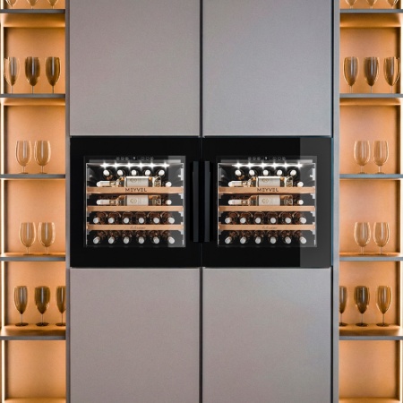 Винный шкаф MV31PRO-KBB1 встраиваемый в колонну